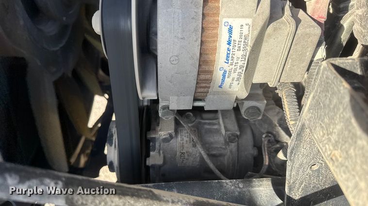 image for item NB9004 2016 Peterbilt 579 semi truck