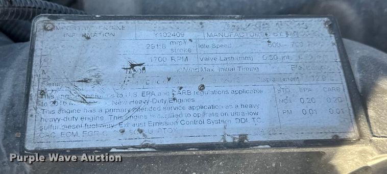 image for item NB9004 2016 Peterbilt 579 semi truck