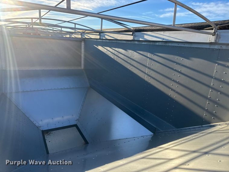 image for item NB9005 2024 Cornhusker 800ALSR-1923-9098 grain trailer