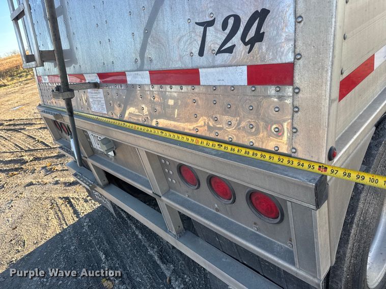 image for item NB9005 2024 Cornhusker 800ALSR-1923-9098 grain trailer