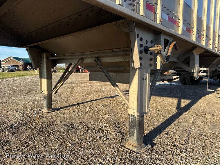 image for item NB9005 2024 Cornhusker 800ALSR-1923-9098 grain trailer