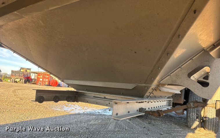 image for item NB9005 2024 Cornhusker 800ALSR-1923-9098 grain trailer