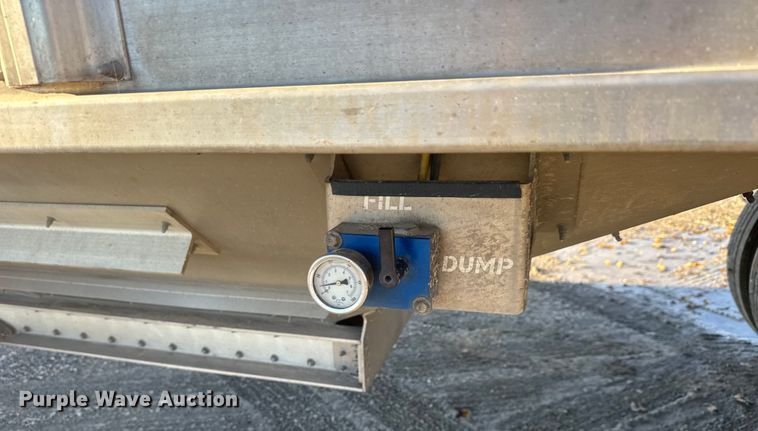 image for item NB9005 2024 Cornhusker 800ALSR-1923-9098 grain trailer