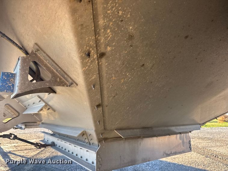 image for item NB9005 2024 Cornhusker 800ALSR-1923-9098 grain trailer