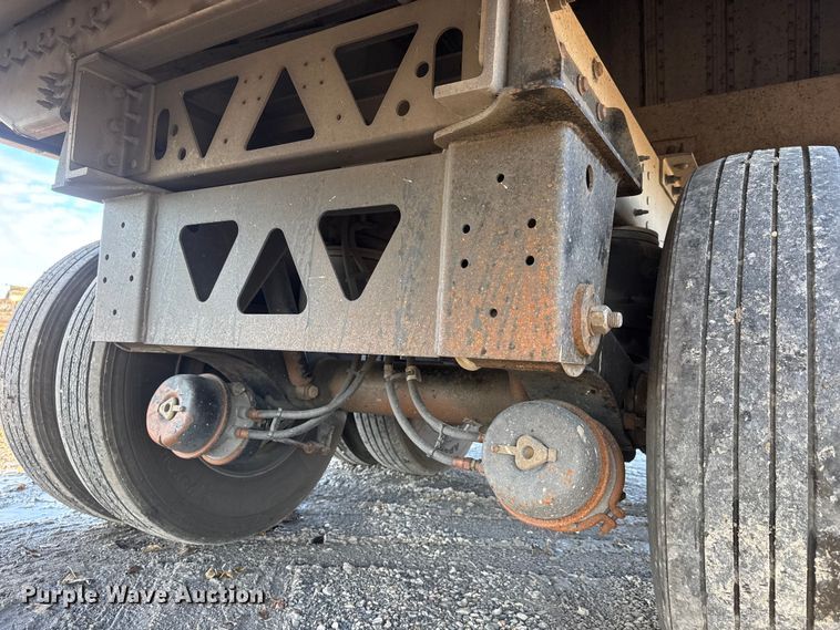 image for item NB9005 2024 Cornhusker 800ALSR-1923-9098 grain trailer