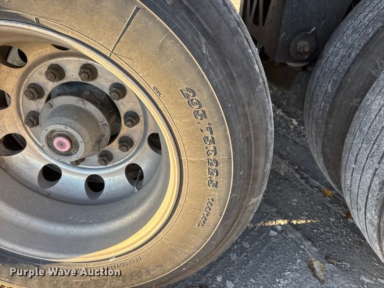 image for item NB9005 2024 Cornhusker 800ALSR-1923-9098 grain trailer