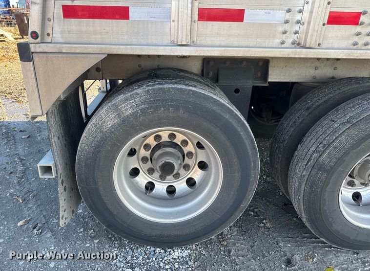 image for item NB9005 2024 Cornhusker 800ALSR-1923-9098 grain trailer