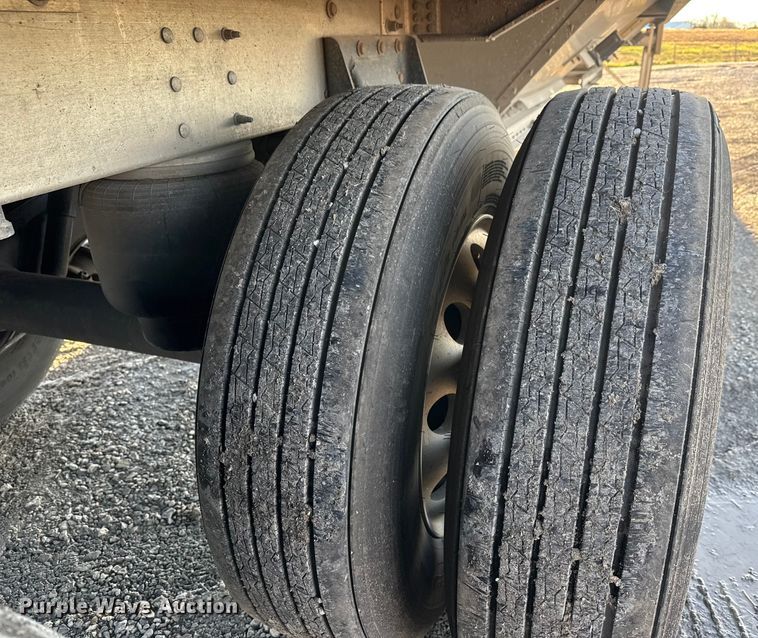 image for item NB9005 2024 Cornhusker 800ALSR-1923-9098 grain trailer