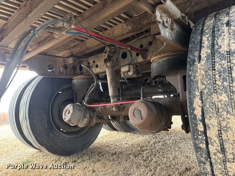 image for item NB9027 2003 Wabash dry van trailer