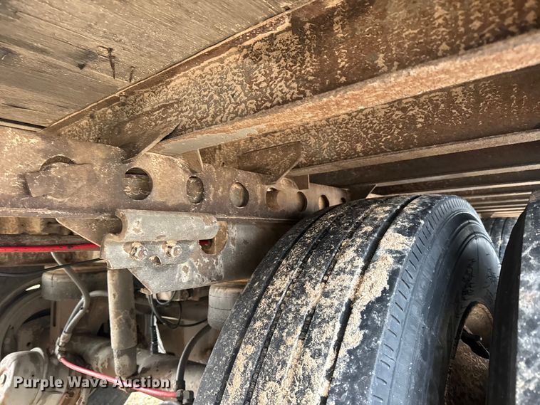 image for item NB9027 2003 Wabash dry van trailer