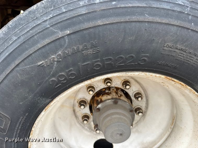 image for item NB9027 2003 Wabash dry van trailer