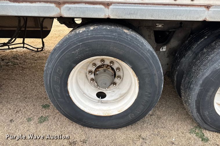 image for item NB9027 2003 Wabash dry van trailer