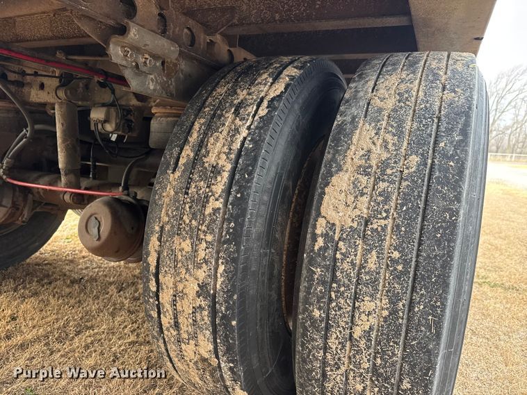 image for item NB9027 2003 Wabash dry van trailer