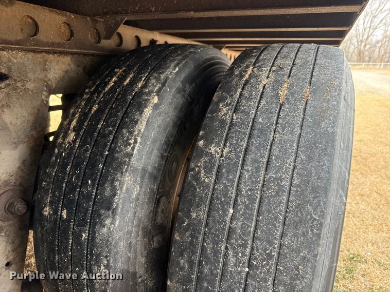 image for item NB9027 2003 Wabash dry van trailer