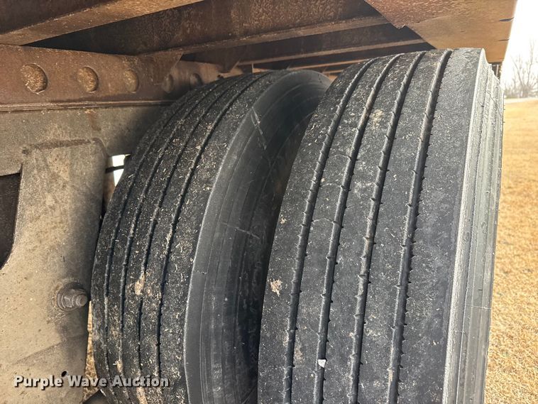 image for item NB9027 2003 Wabash dry van trailer