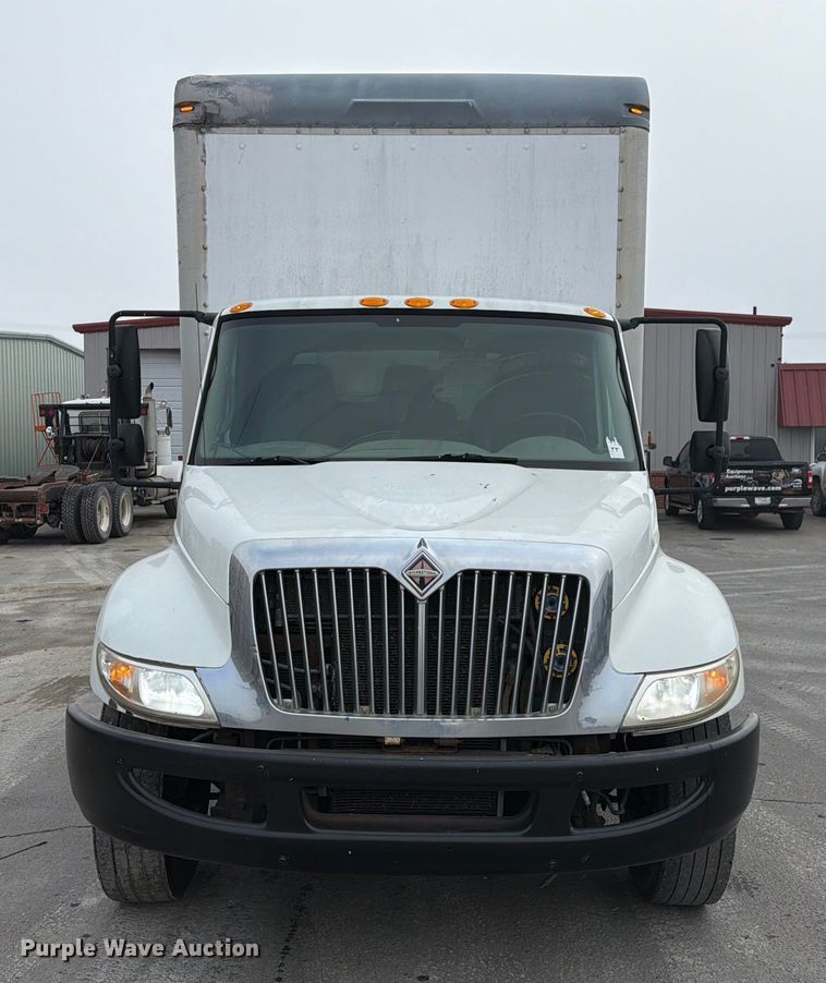 image for item NE9840 2008 International 4300 box truck