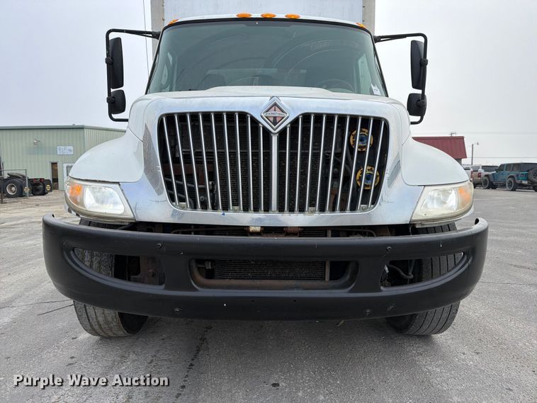 image for item NE9840 2008 International 4300 box truck