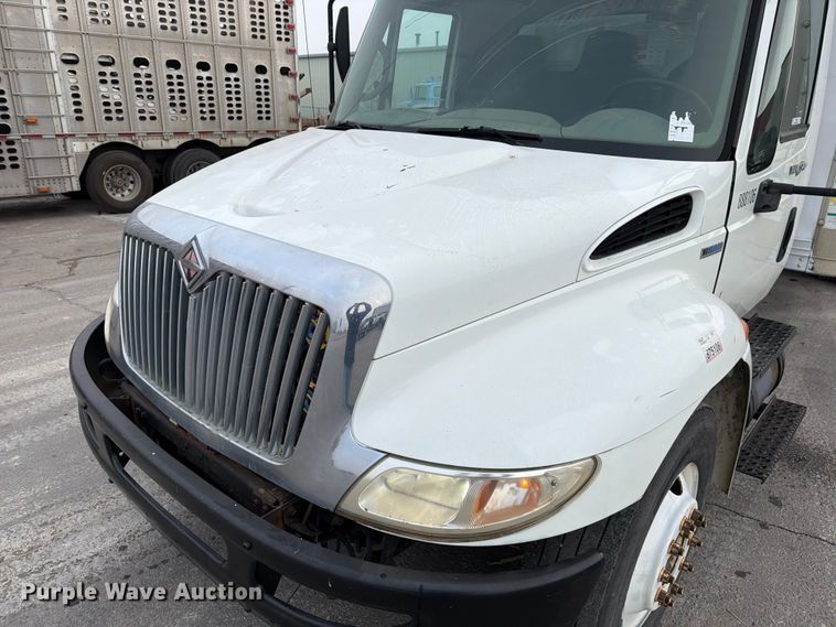 image for item NE9840 2008 International 4300 box truck