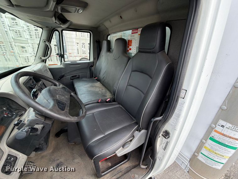 image for item NE9840 2008 International 4300 box truck