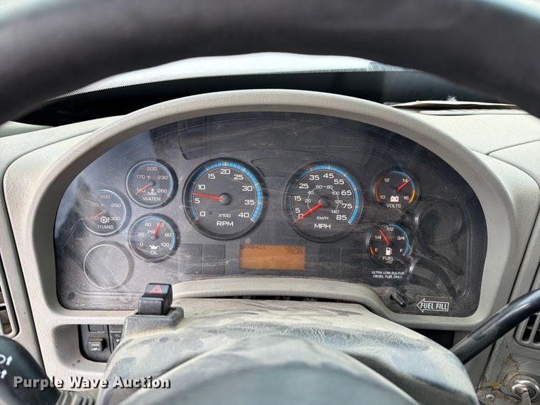 image for item NE9840 2008 International 4300 box truck