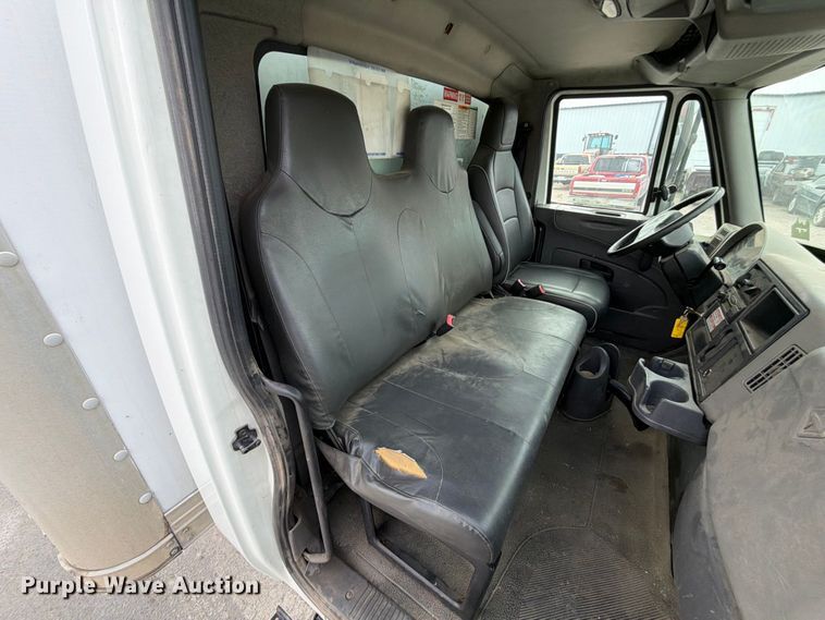 image for item NE9840 2008 International 4300 box truck