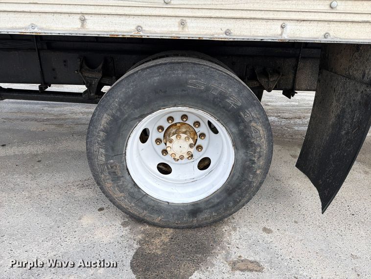 image for item NE9840 2008 International 4300 box truck