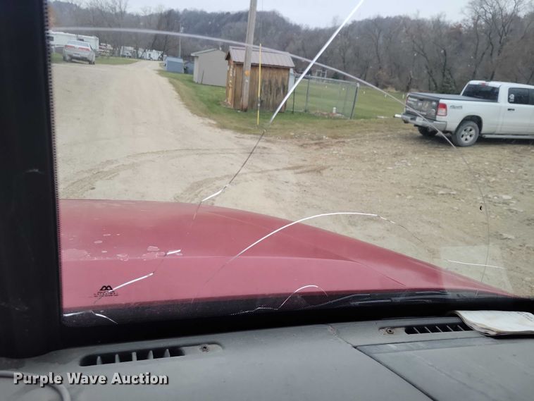 image for item NO9789 2006 Freightliner Columbia 120 semi truck