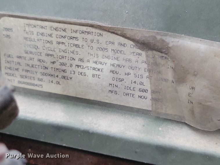 image for item NO9789 2006 Freightliner Columbia 120 semi truck