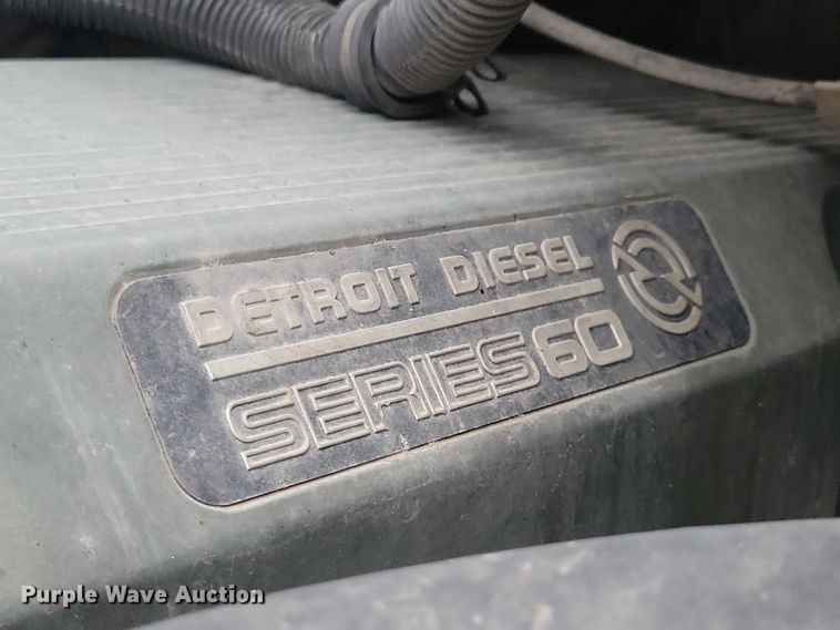 image for item NO9789 2006 Freightliner Columbia 120 semi truck