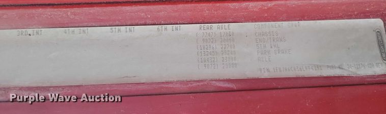 image for item NO9789 2006 Freightliner Columbia 120 semi truck