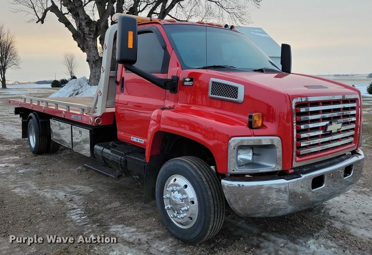 image for item NO9835 2003 Chevrolet C6500 rollback truck