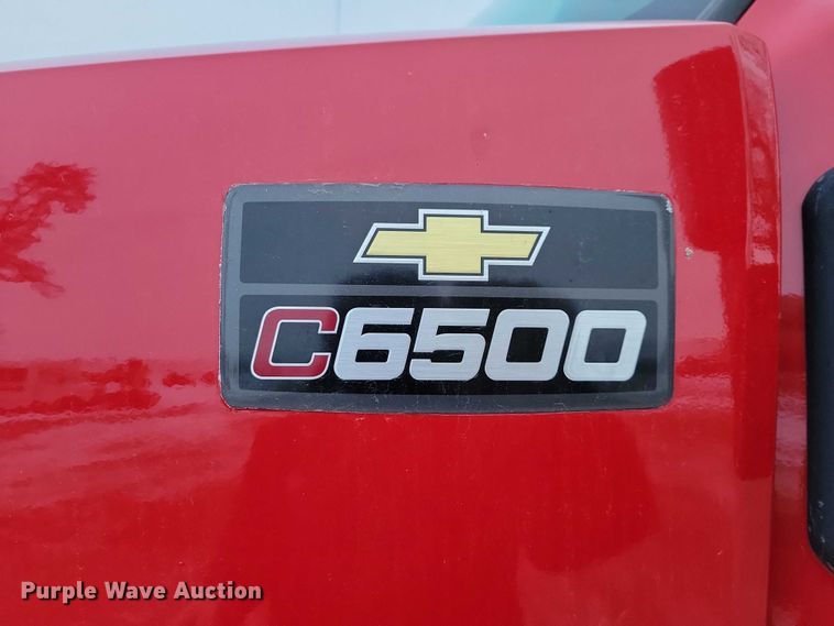 image for item NO9835 2003 Chevrolet C6500 rollback truck