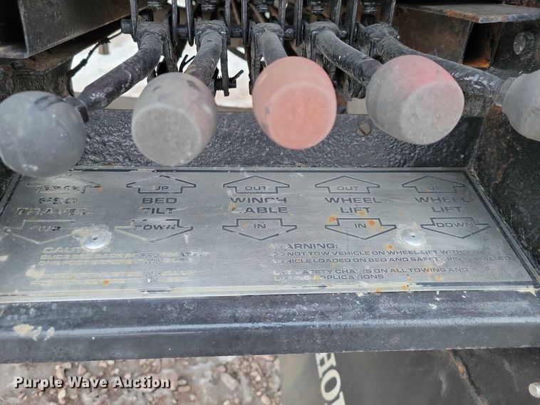 image for item NO9835 2003 Chevrolet C6500 rollback truck