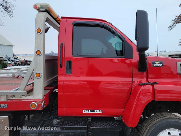 image for item NO9835 2003 Chevrolet C6500 rollback truck
