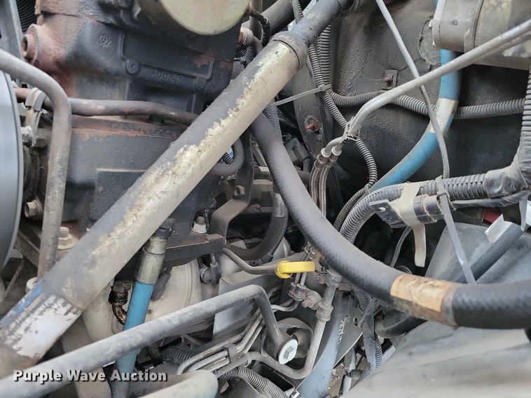 image for item NO9835 2003 Chevrolet C6500 rollback truck