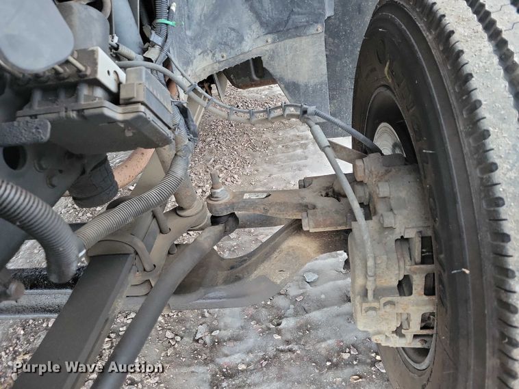 image for item NO9835 2003 Chevrolet C6500 rollback truck