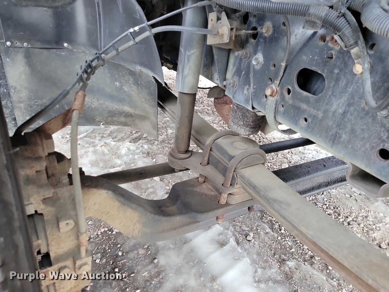 image for item NO9835 2003 Chevrolet C6500 rollback truck