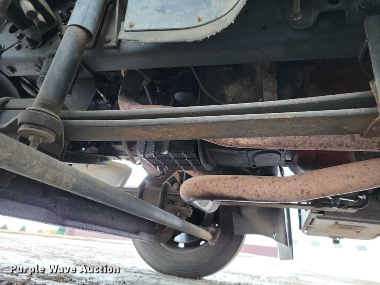 image for item NO9835 2003 Chevrolet C6500 rollback truck