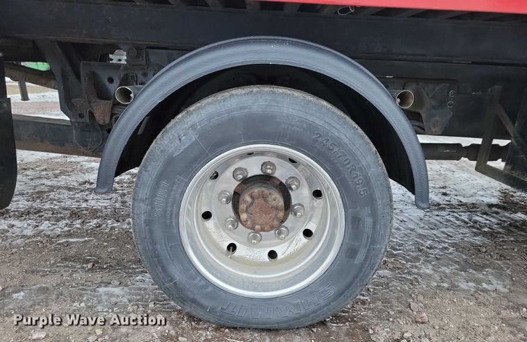 image for item NO9835 2003 Chevrolet C6500 rollback truck