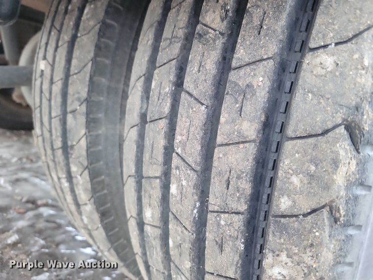 image for item NO9835 2003 Chevrolet C6500 rollback truck