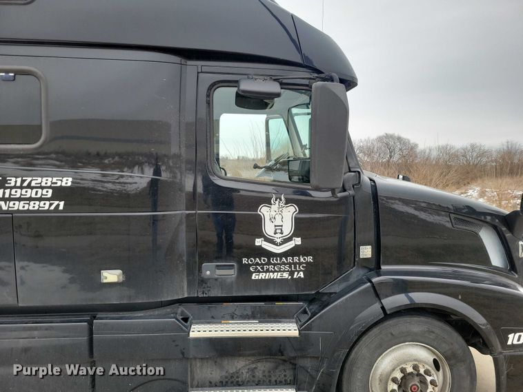 image for item NO9836 2017 Volvo VNL semi truck