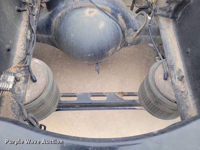 image for item NO9836 2017 Volvo VNL semi truck