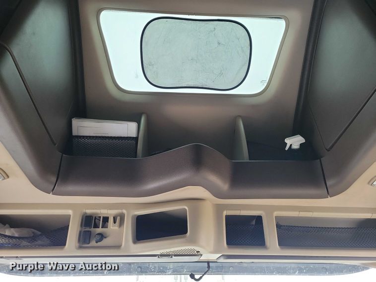 image for item NO9836 2017 Volvo VNL semi truck