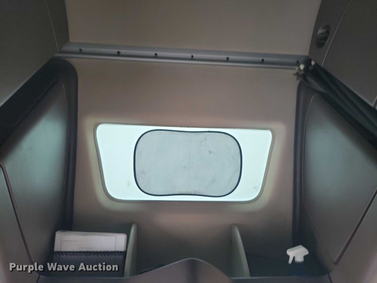 image for item NO9836 2017 Volvo VNL semi truck