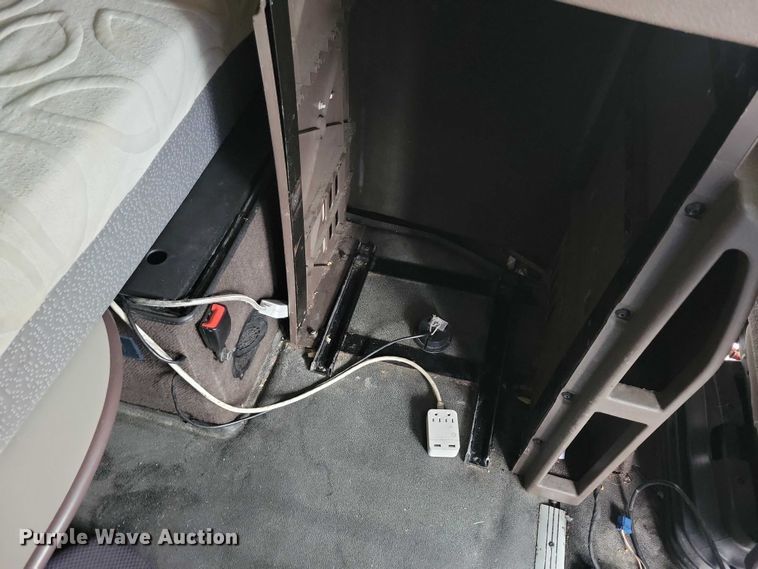 image for item NO9836 2017 Volvo VNL semi truck