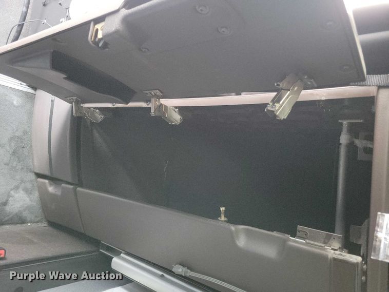 image for item NO9836 2017 Volvo VNL semi truck