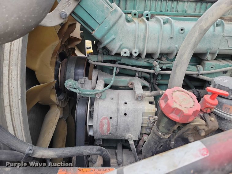 image for item NO9836 2017 Volvo VNL semi truck