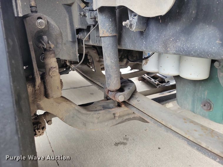 image for item NO9836 2017 Volvo VNL semi truck