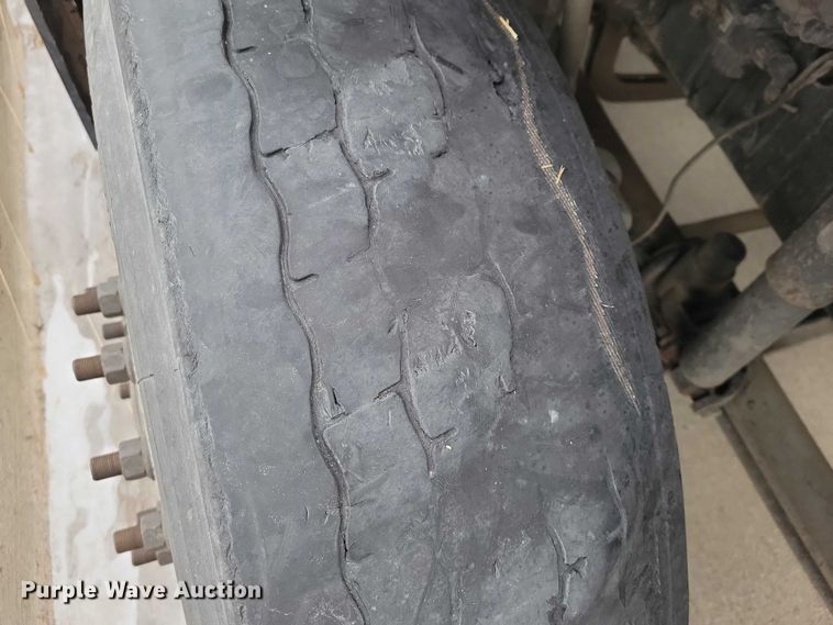 image for item NO9836 2017 Volvo VNL semi truck