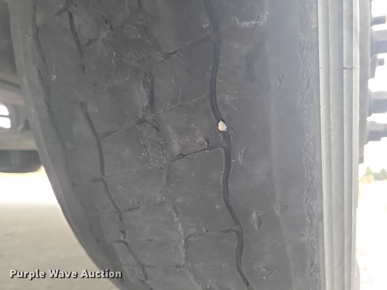 image for item NO9836 2017 Volvo VNL semi truck